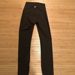 LULULEMON- HIGH RISE LEGGINGS PANTS , WORN ONLY TWICE,